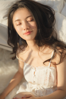男人边吻奶边挵进去视频网站